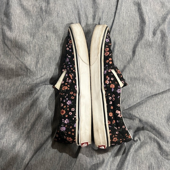 Vans - Picture 2 of 3